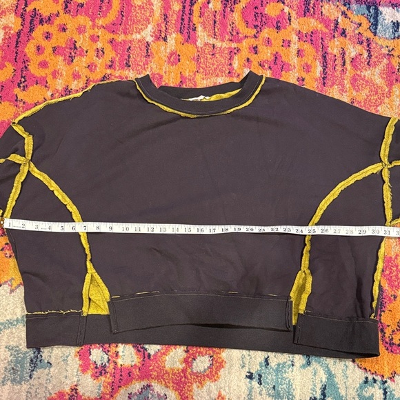 LA MIEL Black and Yellow Sweatshirt - Picture 6 of 6